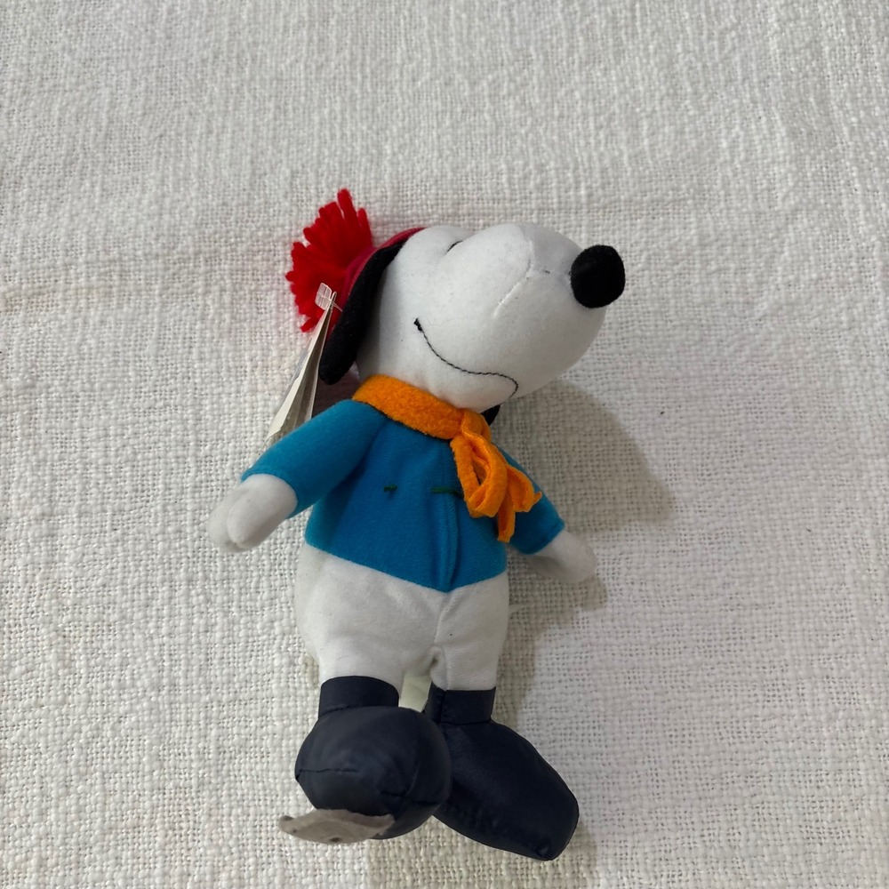 Vintage Whitmans Peanuts Snoopy Ice Skater Plush Jingle Bell Winter Holiday NWT